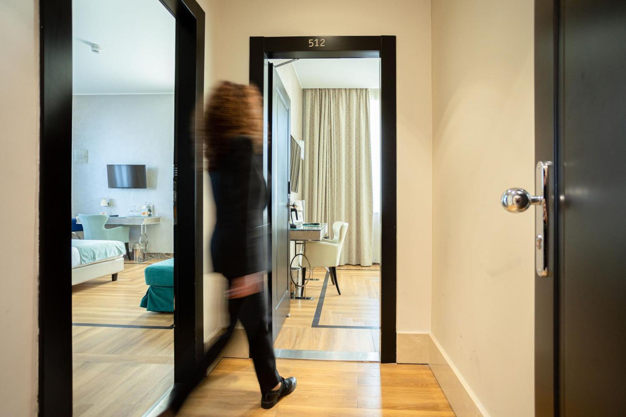 2 Doppelzimmer mit Verbindungstür