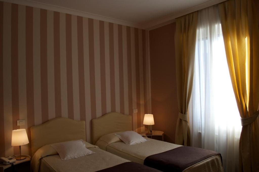 Zweibettzimmer